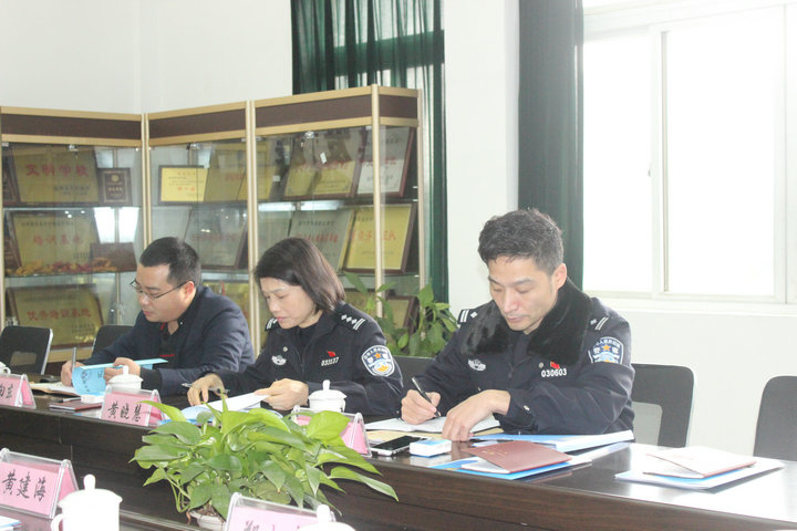 溫州市公安局治安支隊(duì)領(lǐng)導(dǎo)蒞臨溫州市保安職業(yè)學(xué)校、溫州國泰保安服務(wù)有限公司調(diào)研檢查指導(dǎo)工作
