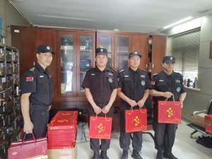 中秋慰問送真情 濃濃關(guān)懷暖人心 ——溫州國(guó)泰保安服務(wù)有限公司開展“濃情中秋?關(guān)懷相伴”活動(dòng)